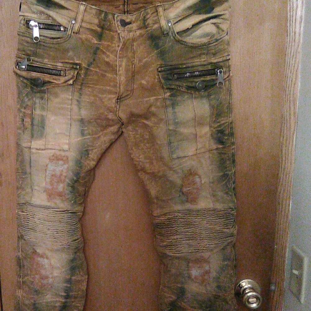 Robin's Jean cargo pants in "Peru wash"
